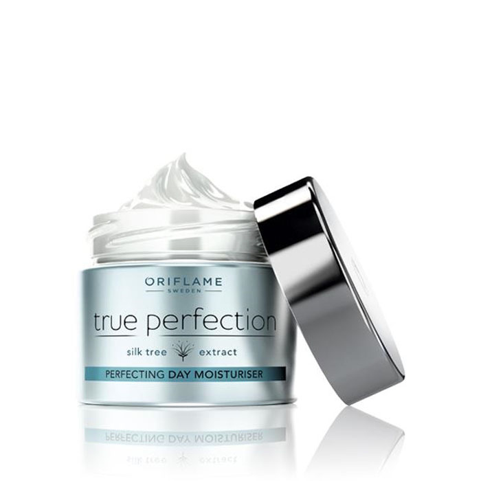 Продукт Oriflame Дневной увлажняющий крем для совершенства кожи и ночной обновляющий крем-бальзам для совершенства кожи TRUE PERFECTION - код 30871